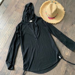 Black swim cover up 🌊☀️